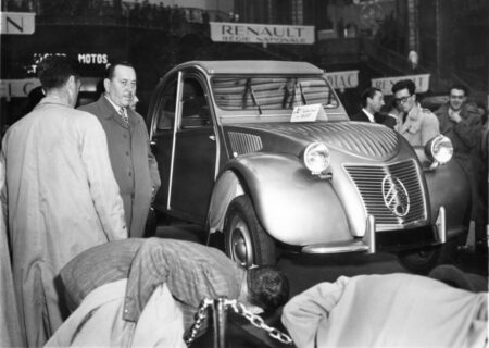 Affiche de la première présentation de la Citroën 2CV en 1948