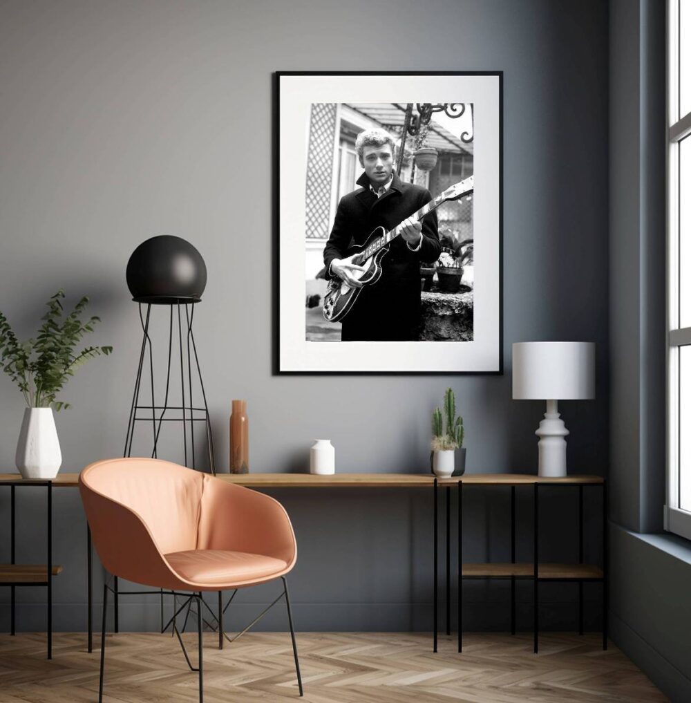 Affiche de Johnny Hallyday à la guitare en 1963 – Image 2