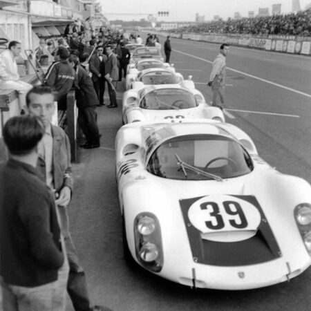 Affiche Porsche 910 - Au Départ des 24 heures du Mans en 1967